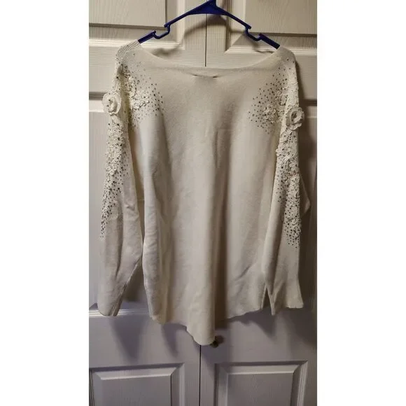 Liv Milano Medium White Floral and‎ Bling Shoulder Long Sleeve Top - Picture 2 of 7